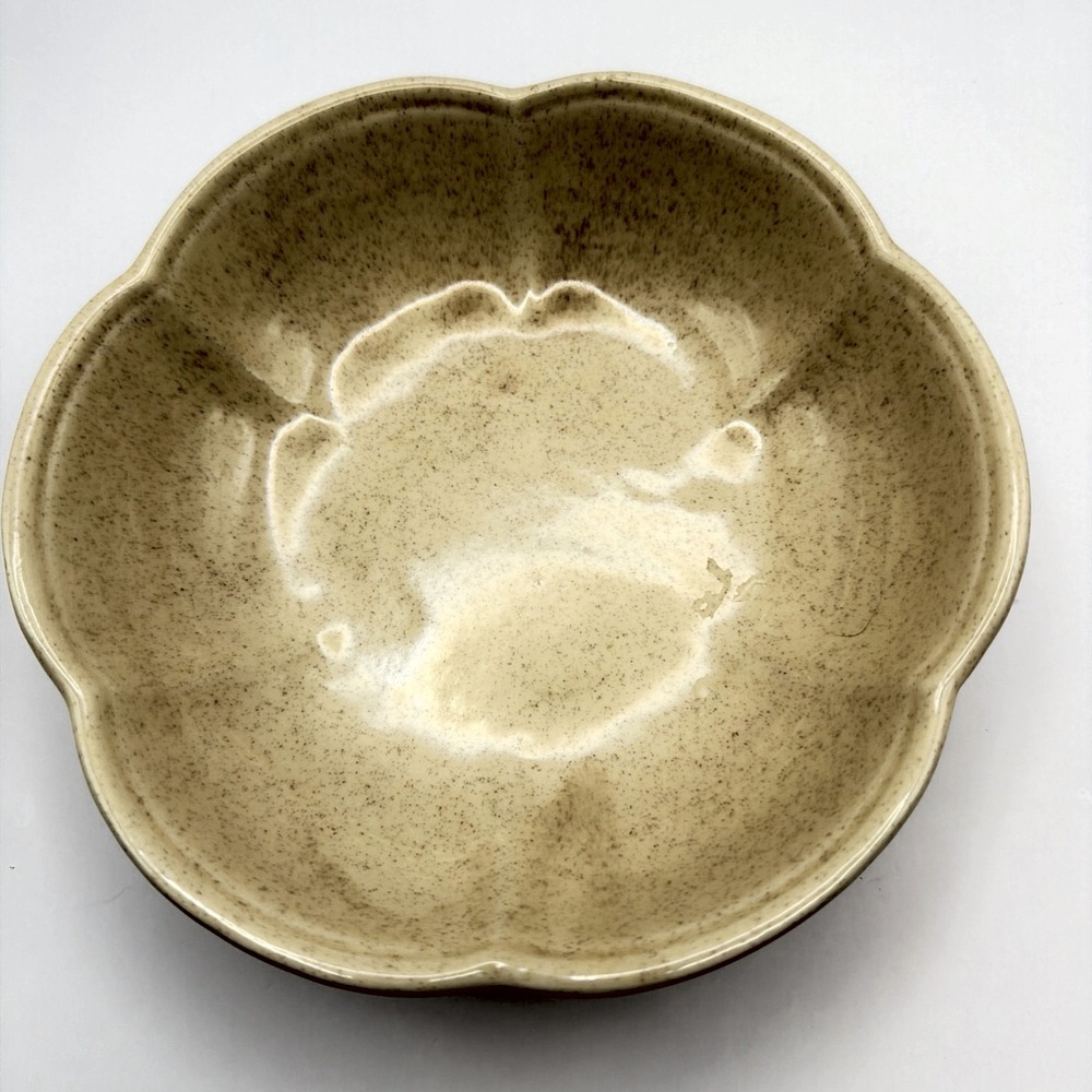 Vintage Mccoy Pottery Serving Bowl 7528 USA Ceramic Speckled Petal Scalloped